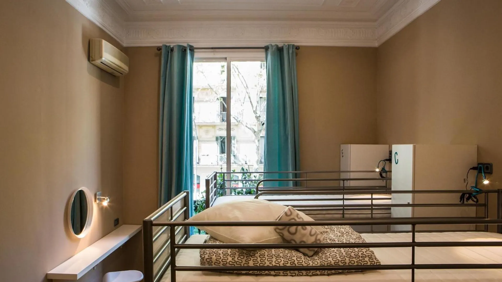 Born Barcelona Hostel (Adults Only) ספרד