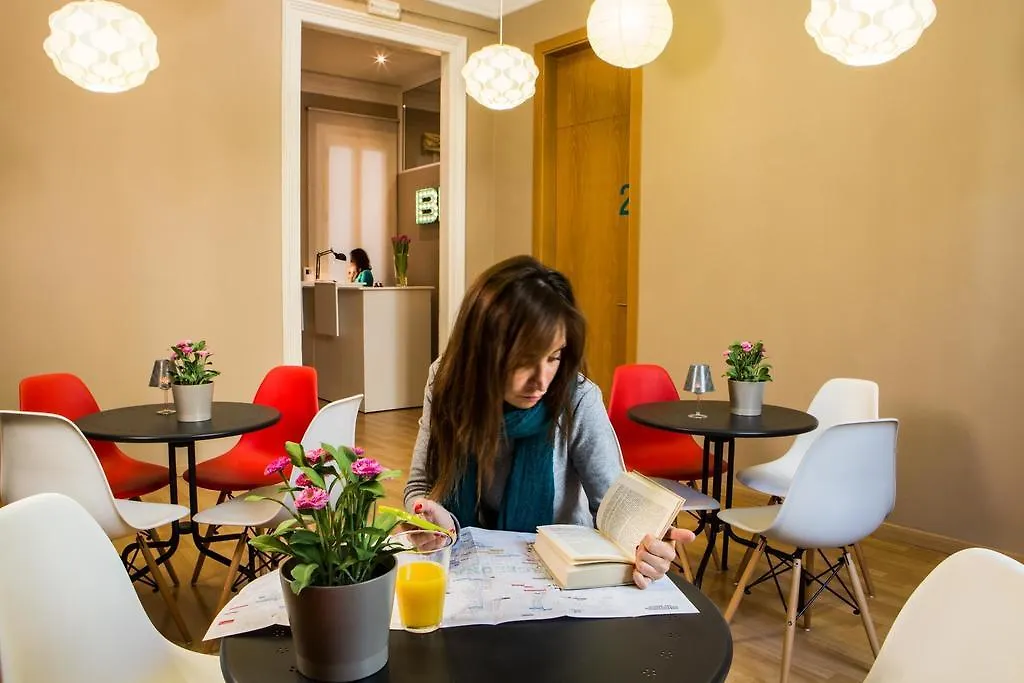 Born Barcelona Hostel (Adults Only)