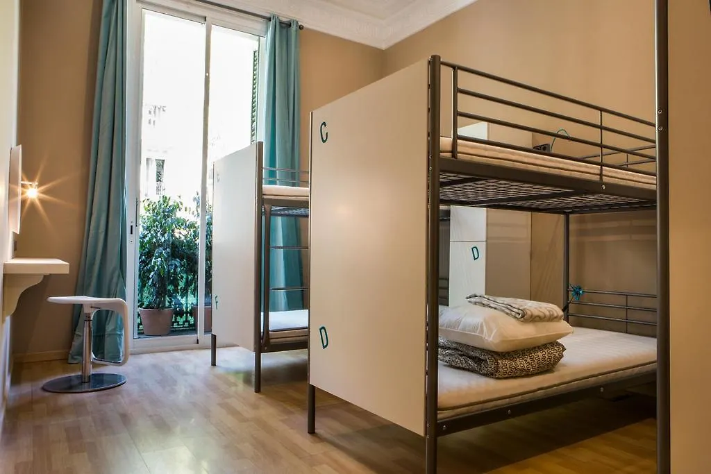 Born Barcelona Hostel