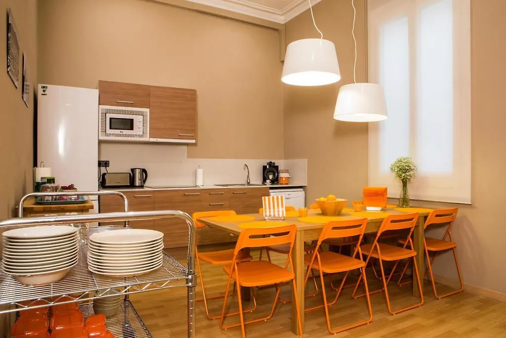 Born Barcelona Hostel