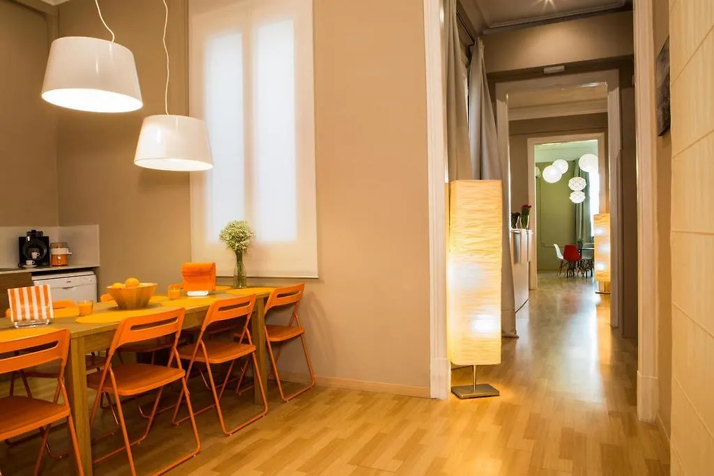Born Barcelona Hostel 0*,