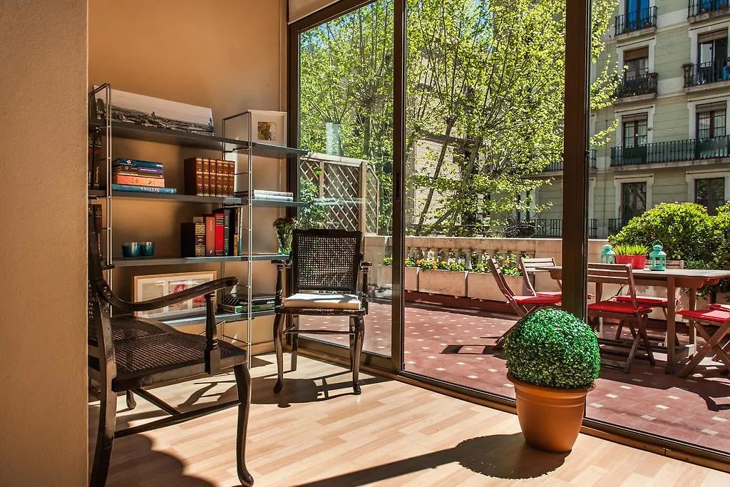 Born Barcelona Hostel